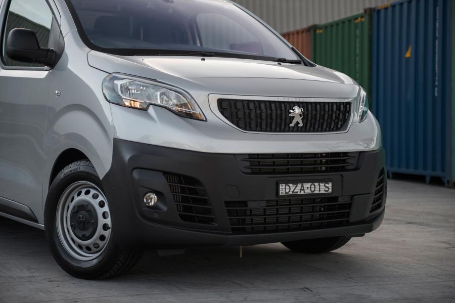 Детали экстерьера Peugeot Expert Long 2019 года  (AU) (фото 17 из 38)